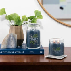 Yankee Candle Bayside Cedar Signature Medium Jar Candle 10 Yankee Candle Bayside Cedar Signature Medium Jar Candle -Campusgifts Shop bayside cedar signature collection lifestyle 2 1