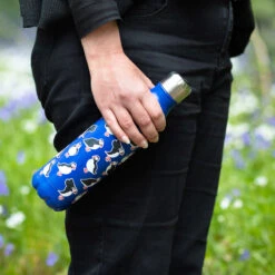 Eco Chic Royal Blue Puffin 500ml Thermal Drinks Bottle -Campusgifts Shop eco chic blue water bottle lifestyle