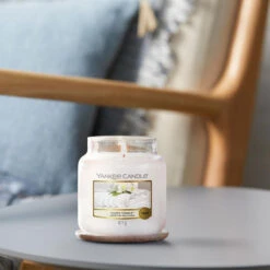 Yankee Candle Fluffy Towels Medium Jar Candle -Campusgifts Shop fluffy towels medium jar