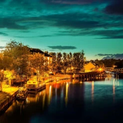 Home County Candle Co. The Berkshire - Royal Country Rose Soy Candle -Campusgifts Shop home county candle co berkshire fragrance range