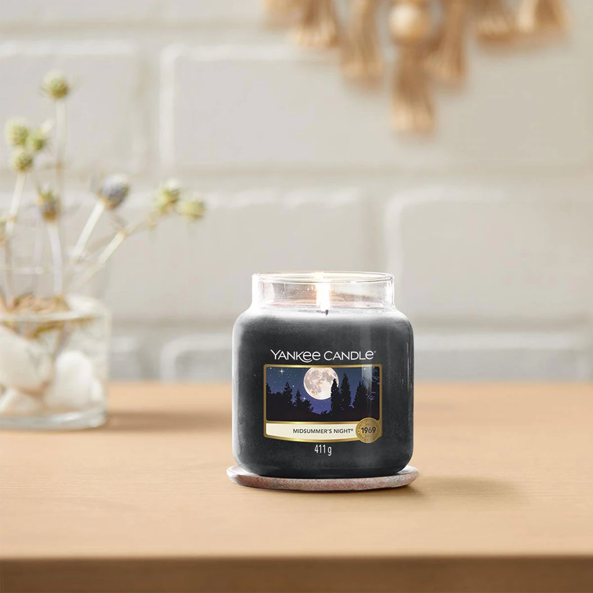 Yankee Candle Midsummer's Night Medium Jar Candle 4 Yankee Candle Midsummer's Night Medium Jar Candle - Image 2