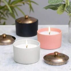 Paddywax Hygge 141g Tobacco & Vanilla White Ceramic Soy Candle -Campusgifts Shop paddywax hy502eu hygee tobacco vanilla white ceramic candle 3