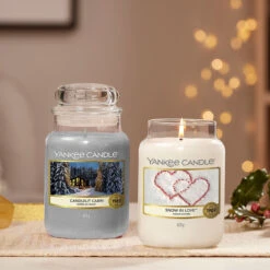 Yankee Candle Candlelit Cabin Large Jar Candle -Campusgifts Shop yankee candle 1623715e candlelit cabin large jar candle lifestyle 3