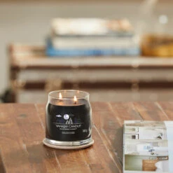 Yankee Candle Midsummers Night Signature Medium Jar Candle -Campusgifts Shop yankee candle 1630002e midsummers night signature medium jar candle lifestyle 2