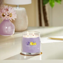 Yankee Candle Lemon Lavender Signature Medium Jar Candle -Campusgifts Shop yankee candle 1630004e lemon lavender signature medium jar candle lifestyle 1