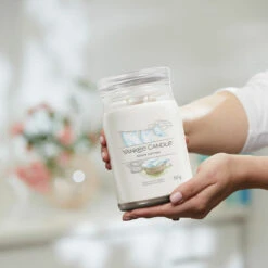 Yankee Candle Clean Cotton Signature Large Jar Candle -Campusgifts Shop yankee candle 1630644e clean cotton signature large jar candle lifestyle 6