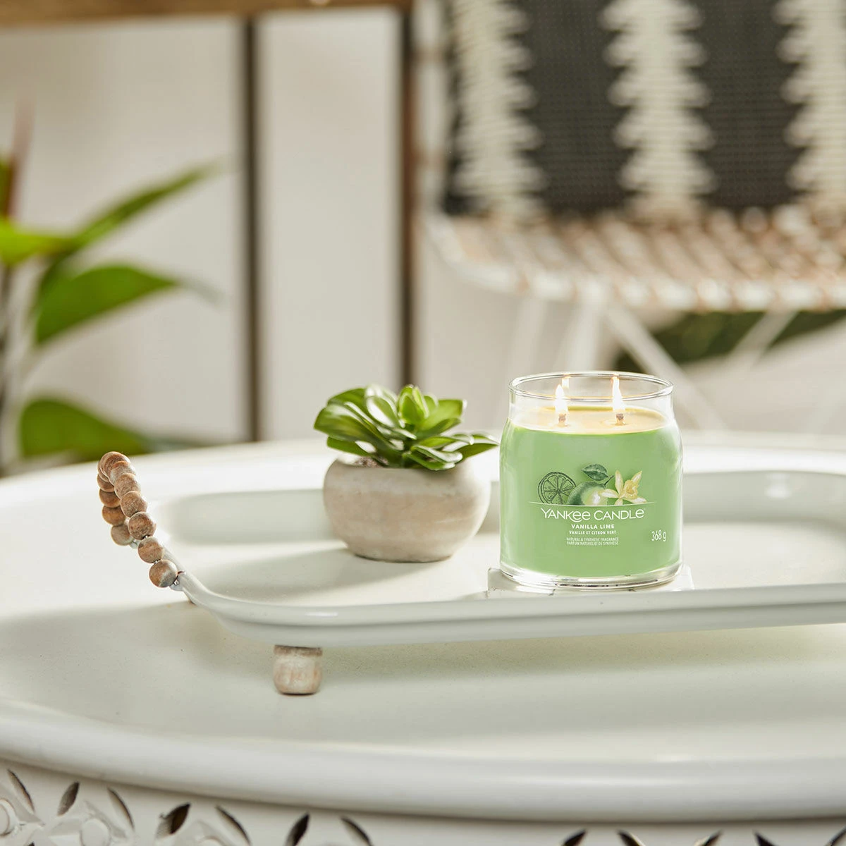 Yankee Candle Vanilla Lime Signature Medium Jar Candle 5 Yankee Candle Vanilla Lime Signature Medium Jar Candle - Image 3