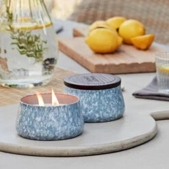 Yankee Candle Fresh Rain Medium Outdoor Candle 9 Yankee Candle Fresh Rain Medium Outdoor Candle -Campusgifts Shop yankee candle 1685991e fresh rain medium outdoor candle lifestyle