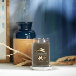 Yankee Candle Vanilla Bean Espresso Signature Large Jar Candle -Campusgifts Shop yankee candle 1701377e vanilla bean espresso signature large jar candle lifestyle 1