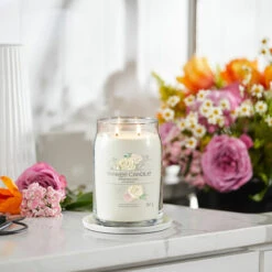 Yankee Candle Wedding Day Signature Large Jar Candle -Campusgifts Shop yankee candle 1701378e wedding day signature large jar candle lifestyle 1