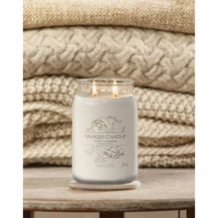 Yankee Candle Warm Cashmere Signature Large Jar Candle 9 Yankee Candle Warm Cashmere Signature Large Jar Candle -Campusgifts Shop yankee candle 1701379e warm cashmere signature large jar candle lifestyle 3