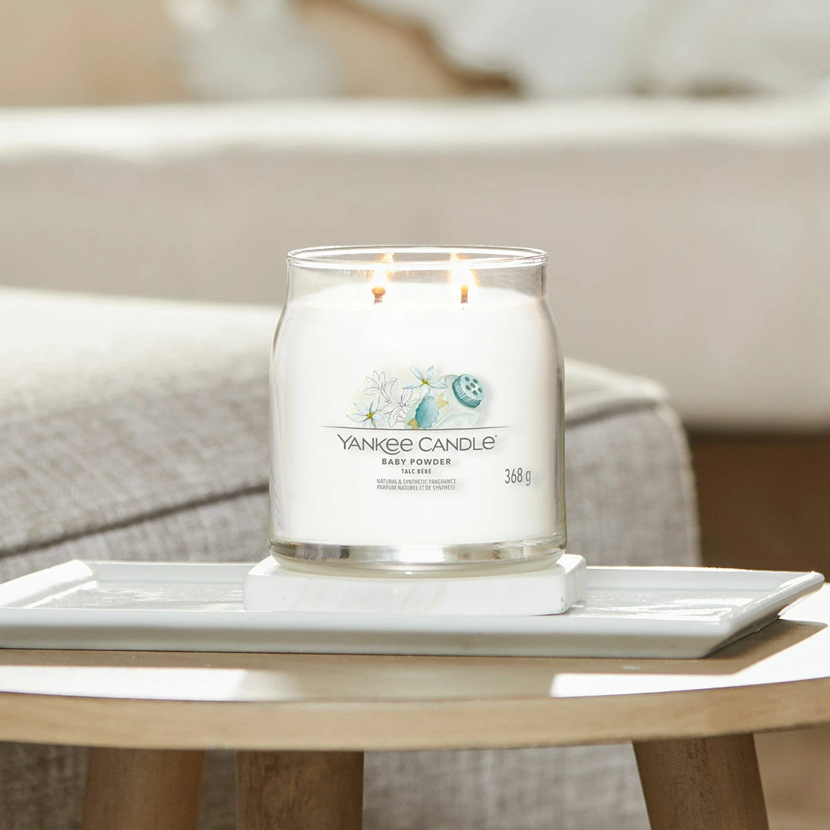 Yankee Candle Baby Powder Signature Medium Jar Candle 5 Yankee Candle Baby Powder Signature Medium Jar Candle - Image 3