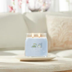 Yankee Candle A Calm & Quiet Place Signature Medium Jar Candle -Campusgifts Shop yankee candle 1701384e a calm quiet place signature medium jar candle lifestyle 1