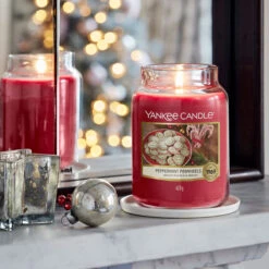 Yankee Candle Peppermint Pinwheels Large Jar Candle -Campusgifts Shop yankee candle 1720940e peppermint pinwheels large jar candle lifestyle