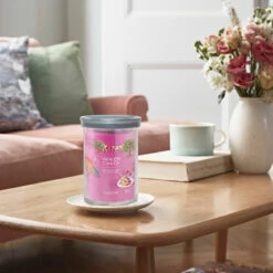 Yankee Candle Art In The Park Signature Large Tumbler Candle 10 Yankee Candle Art In The Park Signature Large Tumbler Candle -Campusgifts Shop yankee candle 1728878e art in the park signature large tumbler candle lifestyle 2