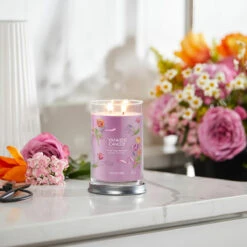 Yankee Candle Hand Tied Blooms Signature Large Tumbler Candle -Campusgifts Shop yankee candle 1734809e hand tied blooms signature large tumbler candle lifestyle 2