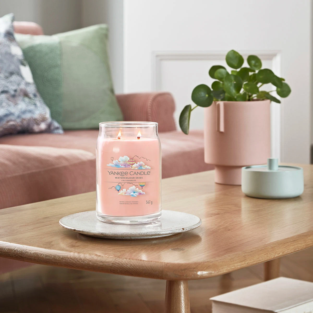 Yankee Candle Watercolour Skies Signature Large Jar Candle 5 Yankee Candle Watercolour Skies Signature Large Jar Candle - Image 3