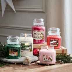 Yankee Candle Letters To Santa Medium Jar Candle -Campusgifts Shop yankee christmas group lifestyle 1
